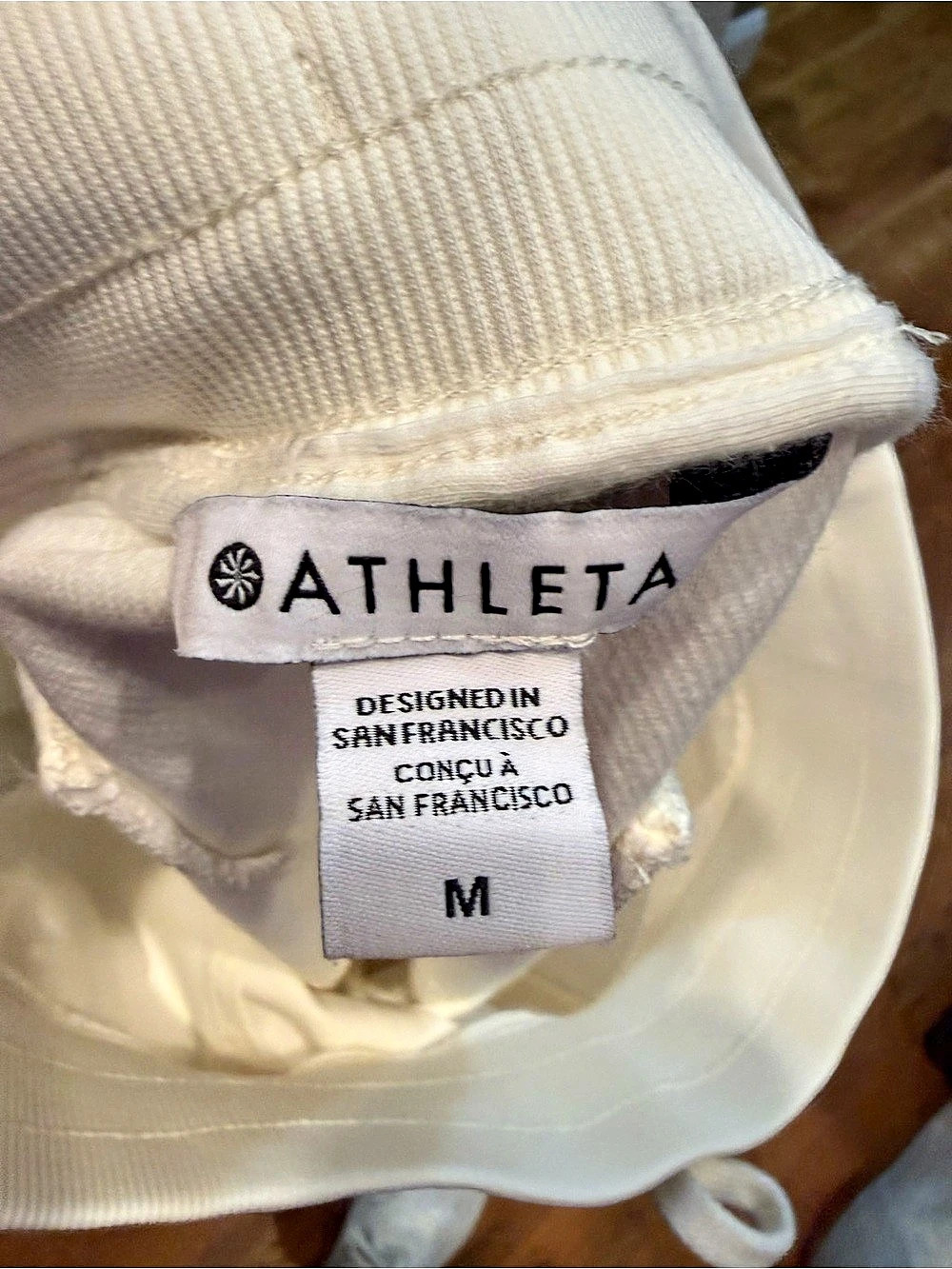 Athleta Farallon Midi Short
Color: Magnolia White size Medium - Picture 5 of 8